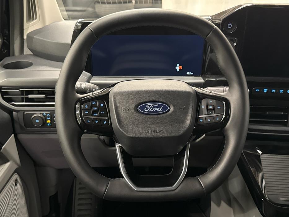 FORD Tourneo Custom 2025