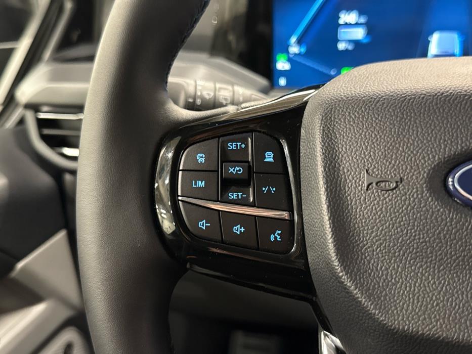 FORD Tourneo Custom 2025