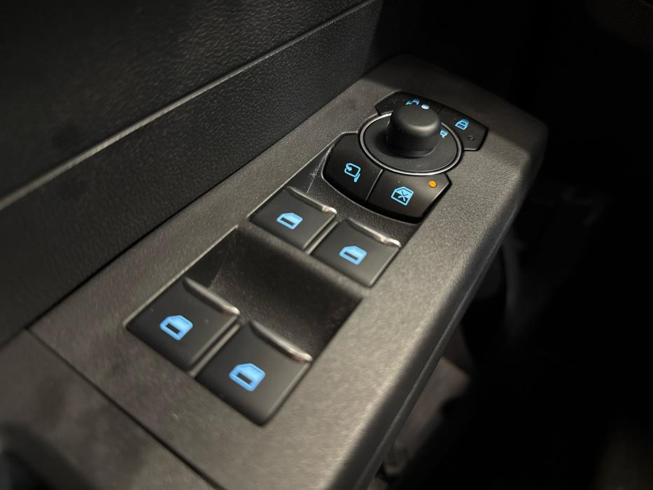 FORD Tourneo Courier 2025