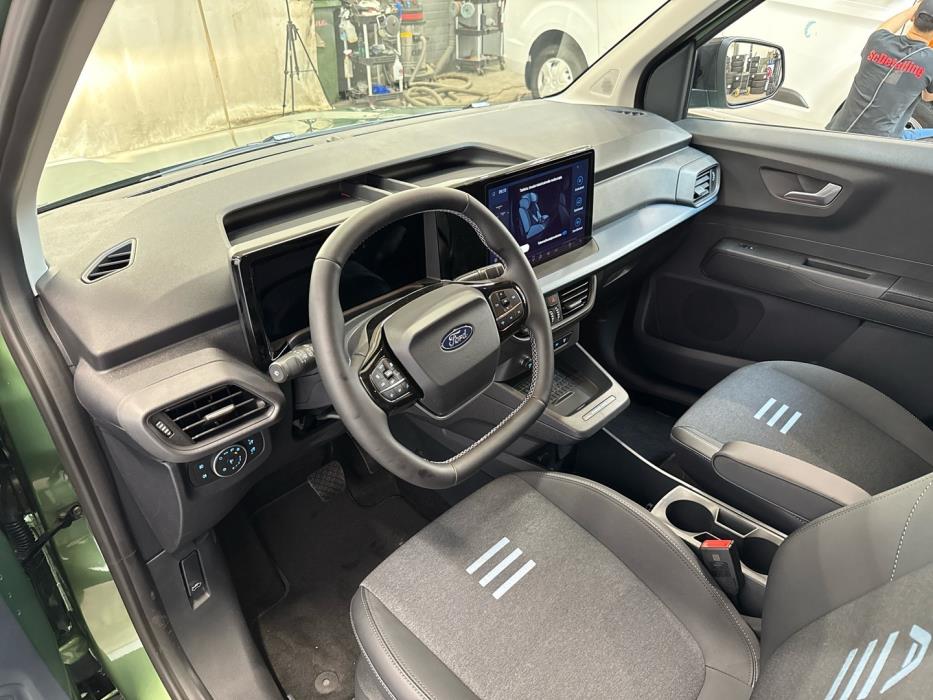 FORD Tourneo Courier 2025