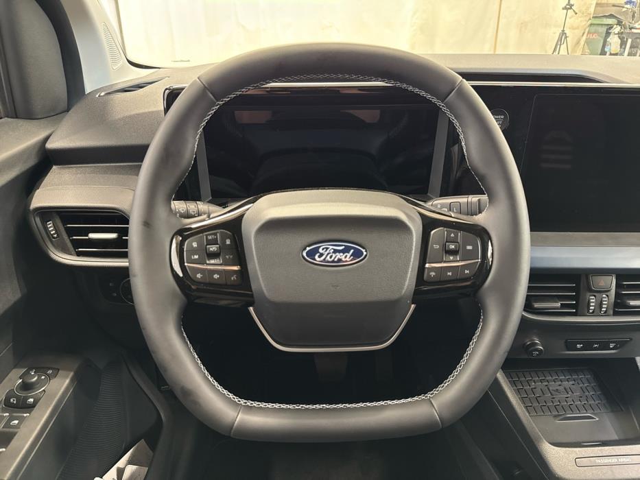 FORD Tourneo Courier 2025
