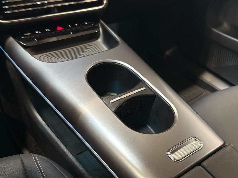 MERCEDES-BENZ CLA 2025