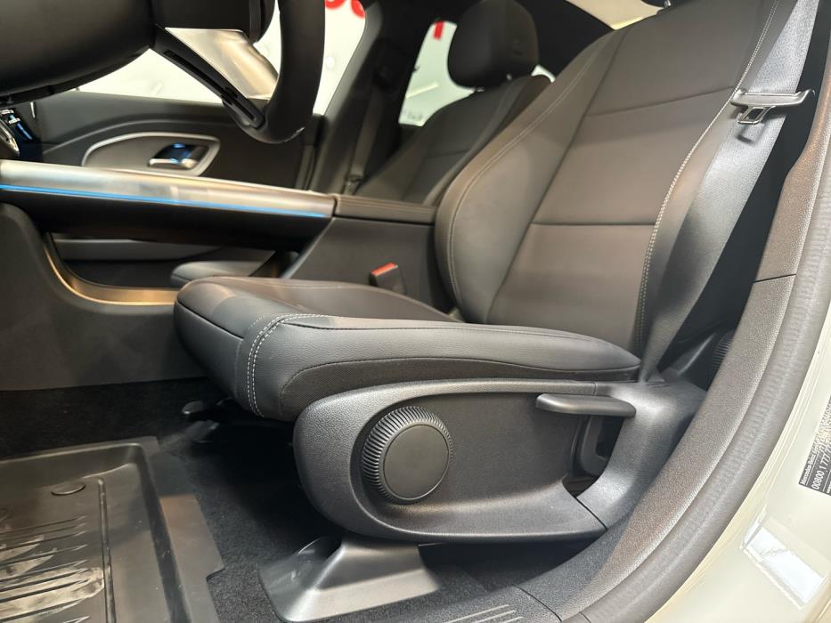 MERCEDES-BENZ CLA 2025