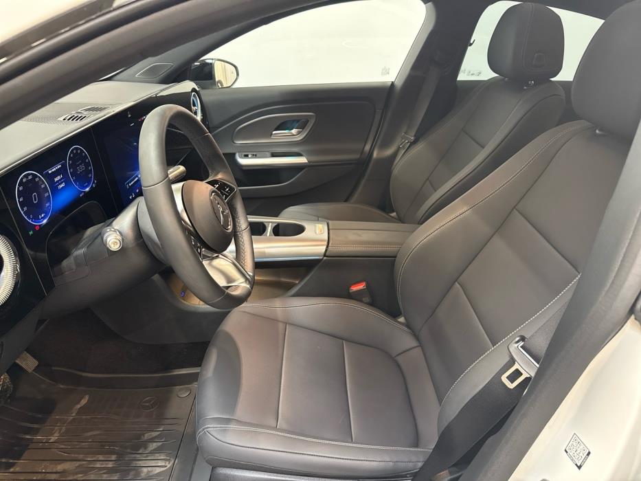 MERCEDES-BENZ CLA 2025