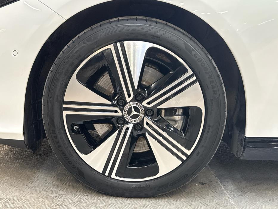 MERCEDES-BENZ CLA 2025