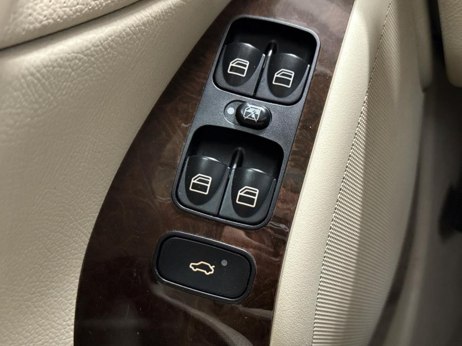 MERCEDES-BENZ C 2006