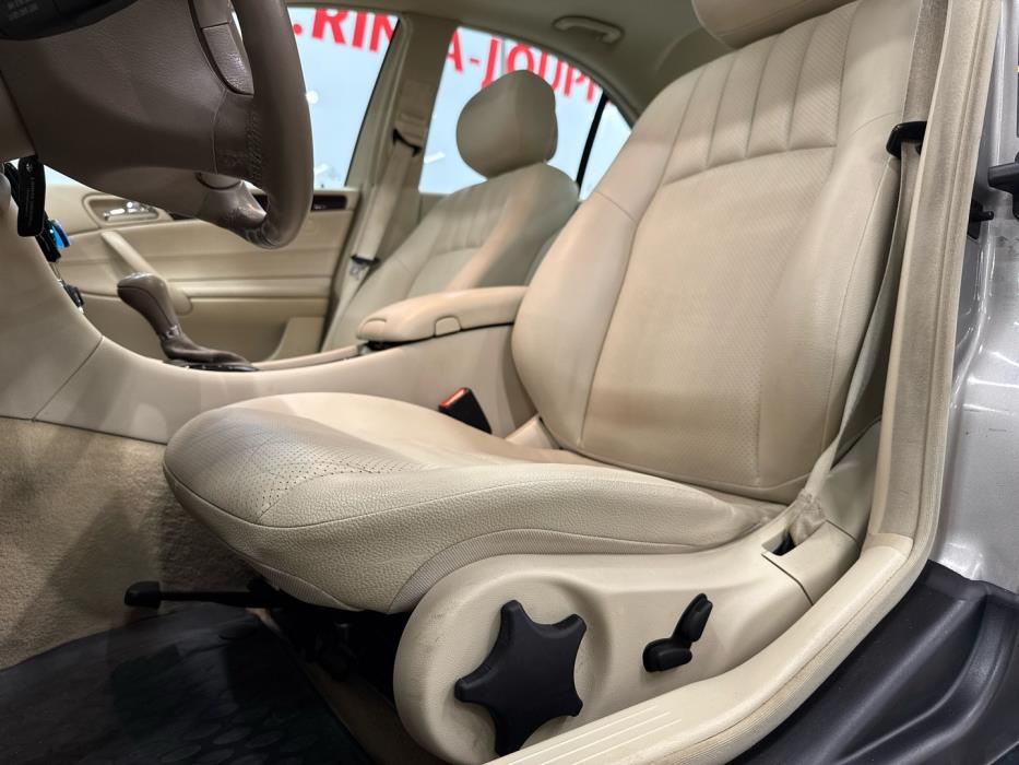 MERCEDES-BENZ C 2006