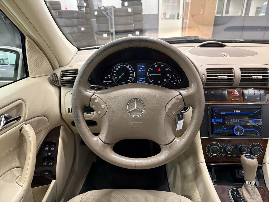 MERCEDES-BENZ C 2006