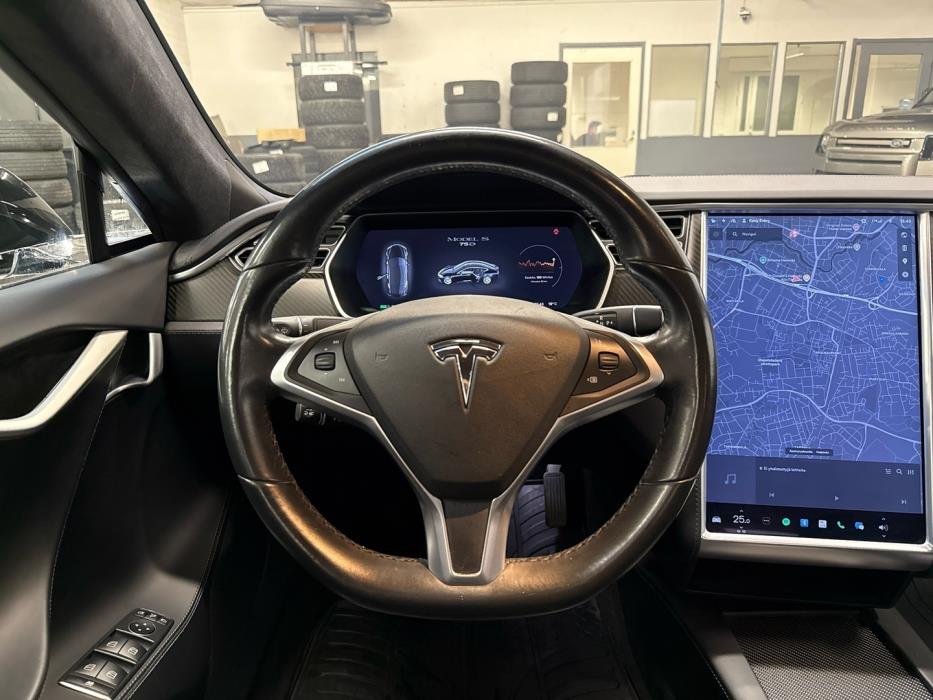 TESLA Model S 2018
