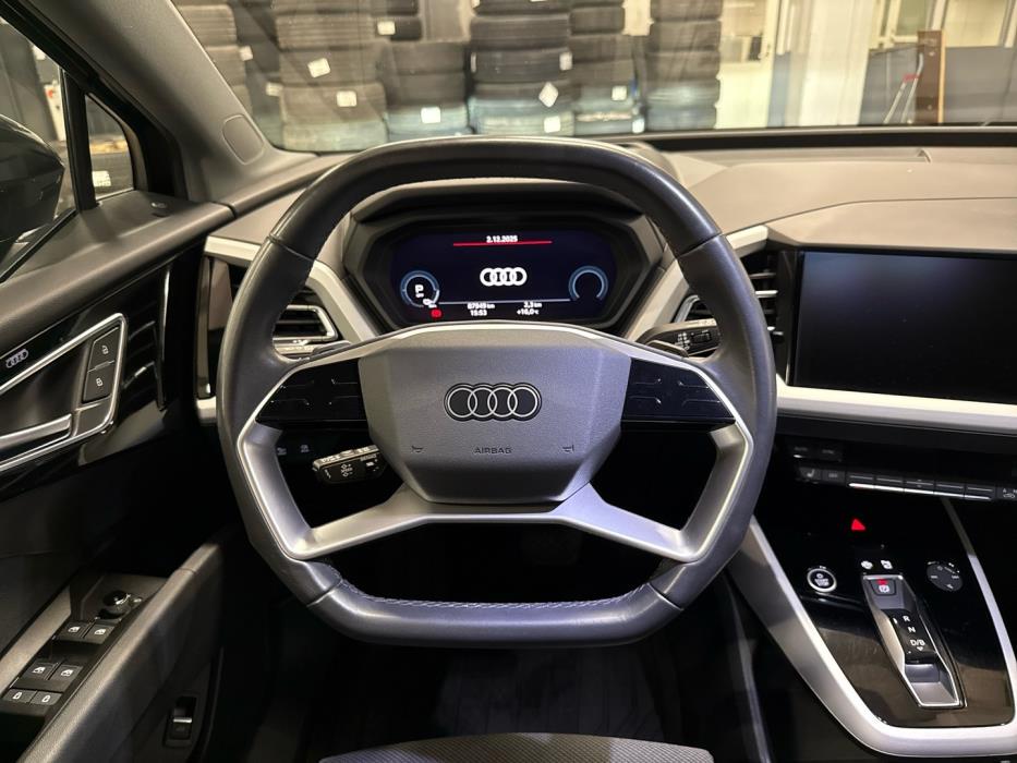 AUDI Q4 e-tron 2022
