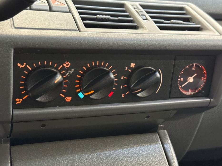 RENAULT Clio 1998