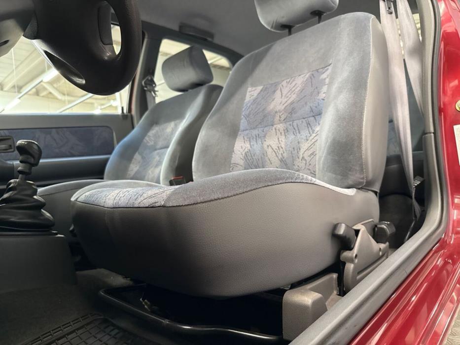 RENAULT Clio 1998