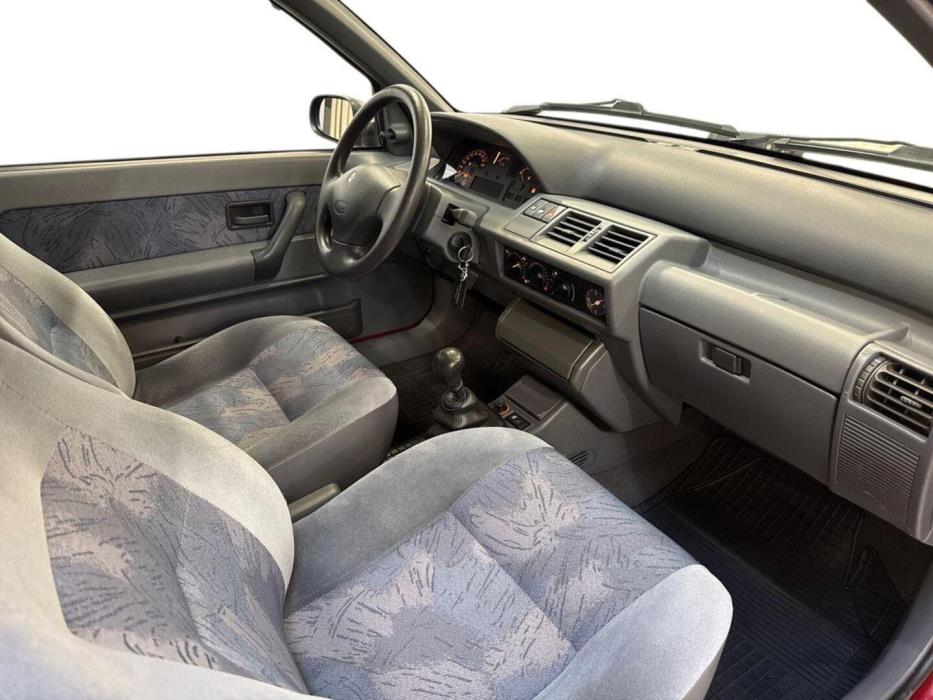 RENAULT Clio 1998