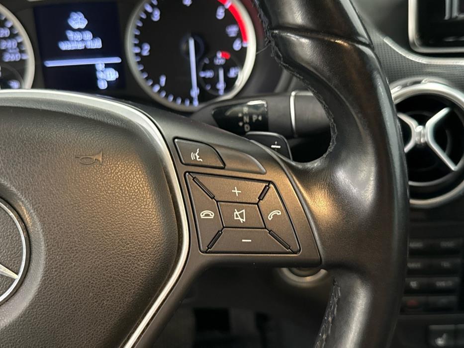 MERCEDES-BENZ B 2012