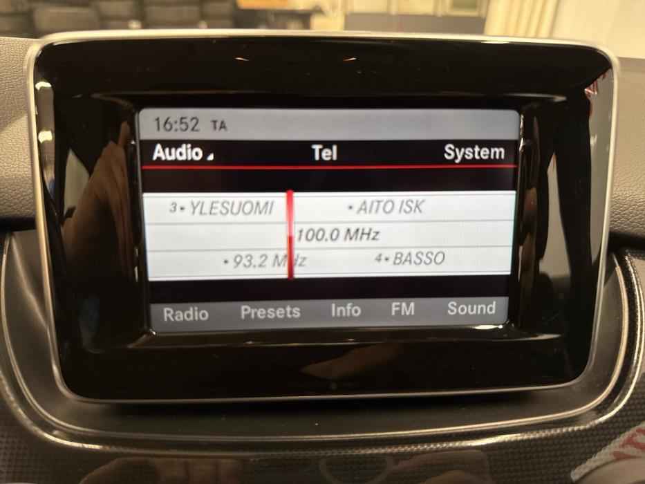 MERCEDES-BENZ B 2012