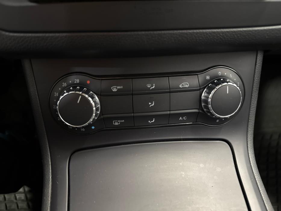 MERCEDES-BENZ B 2012