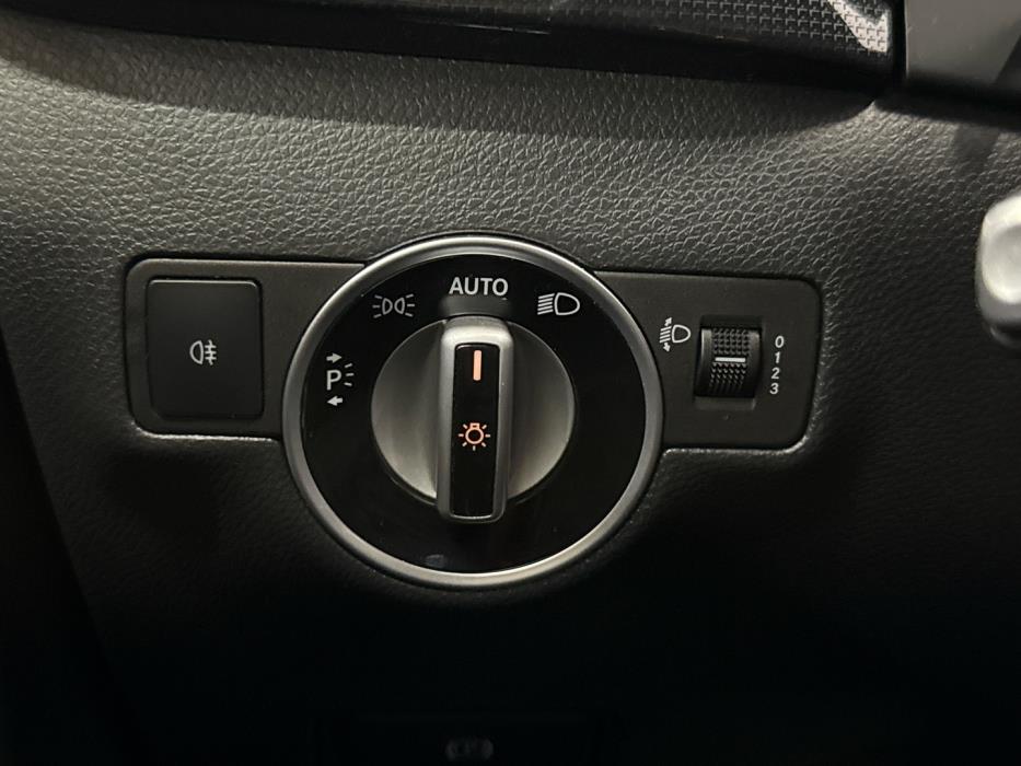 MERCEDES-BENZ B 2012