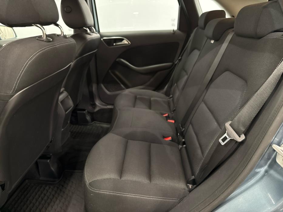 MERCEDES-BENZ B 2012