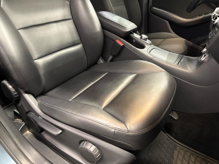 MERCEDES-BENZ B 2012