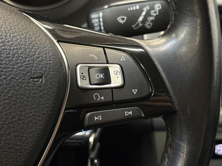 VOLKSWAGEN Polo 2014