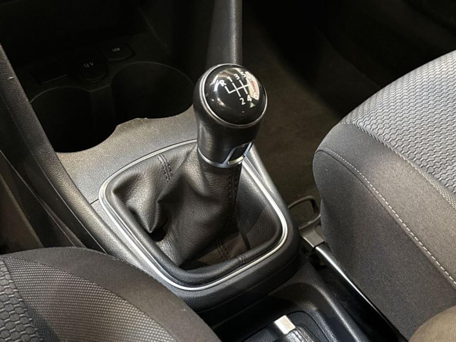 VOLKSWAGEN Polo 2014