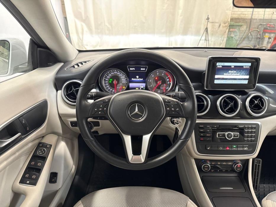 MERCEDES-BENZ CLA 2014