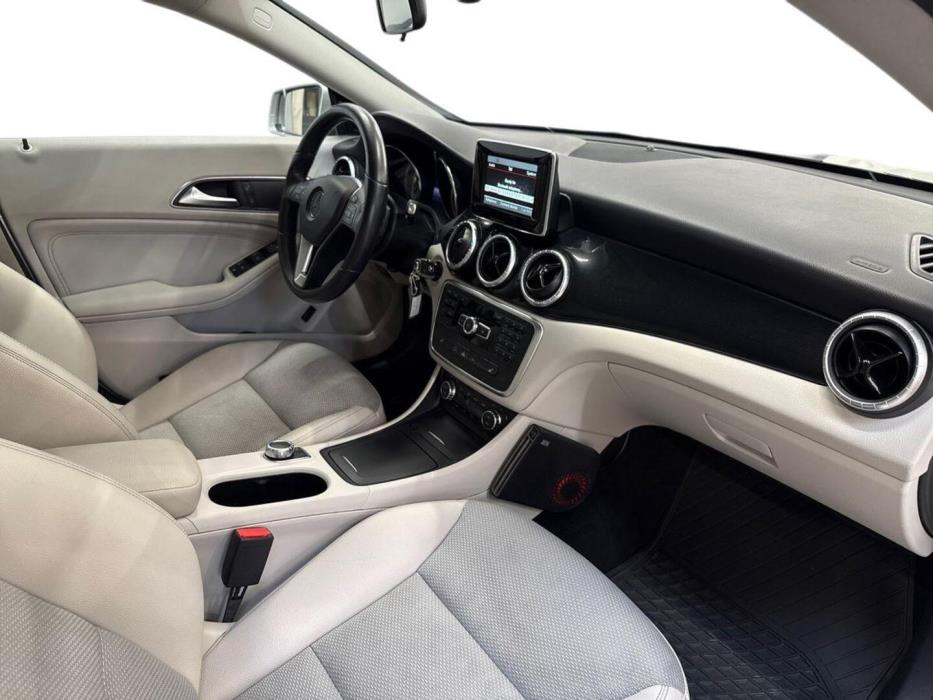 MERCEDES-BENZ CLA 2014