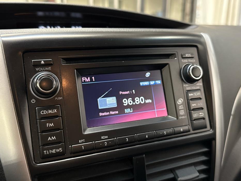 SUBARU Forester 2012