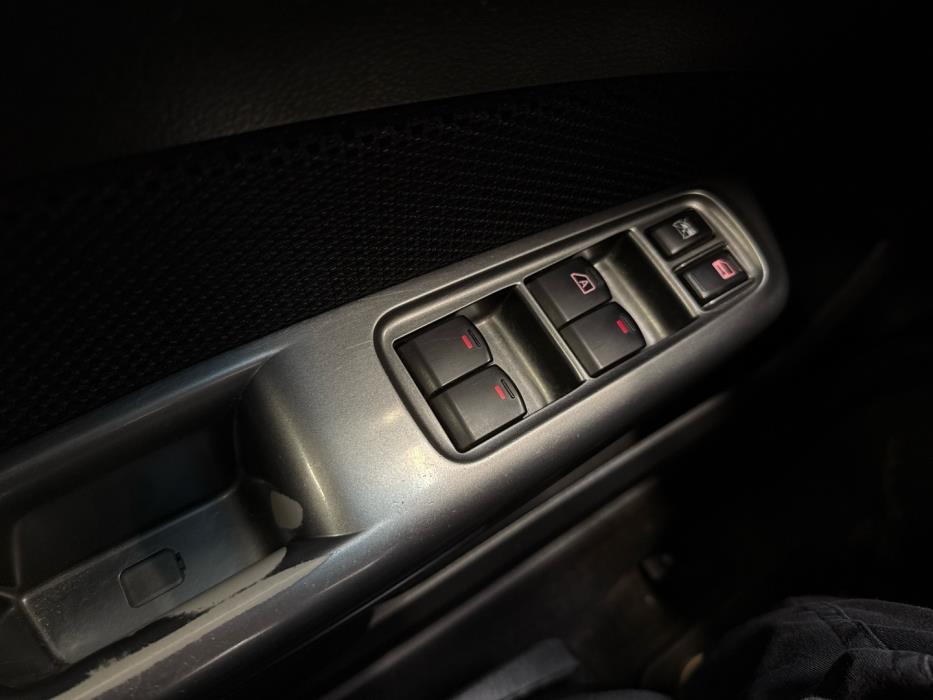 SUBARU Forester 2012