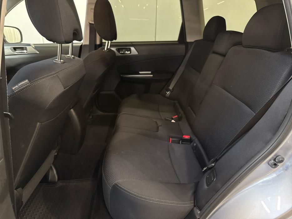 SUBARU Forester 2012