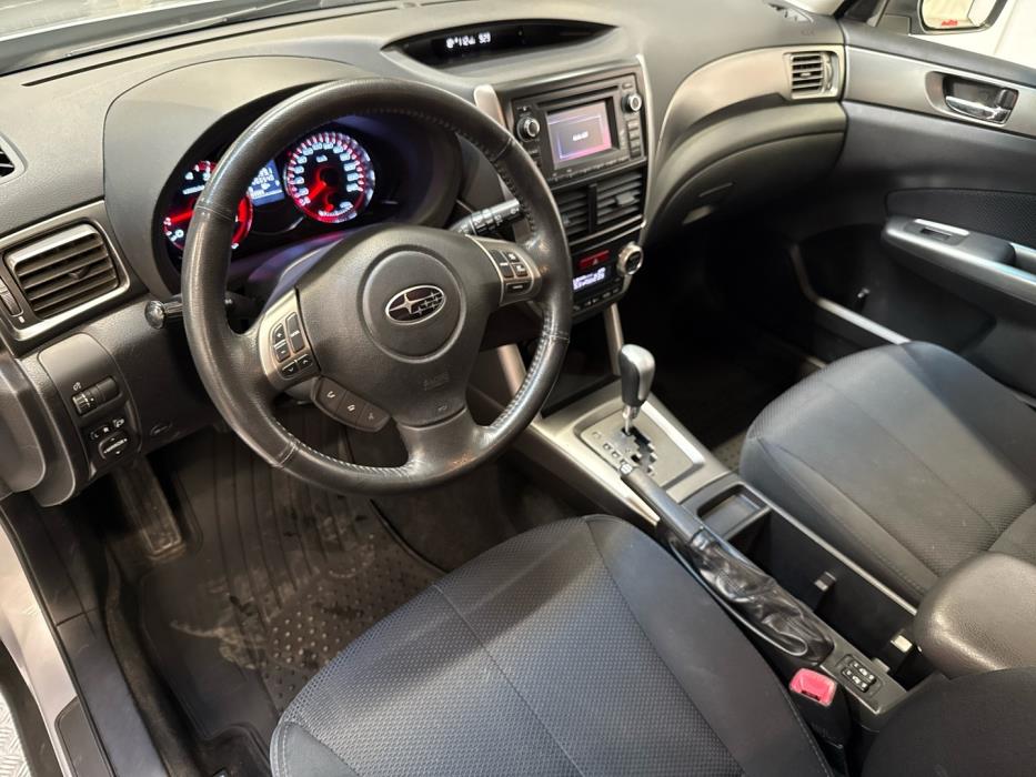 SUBARU Forester 2012