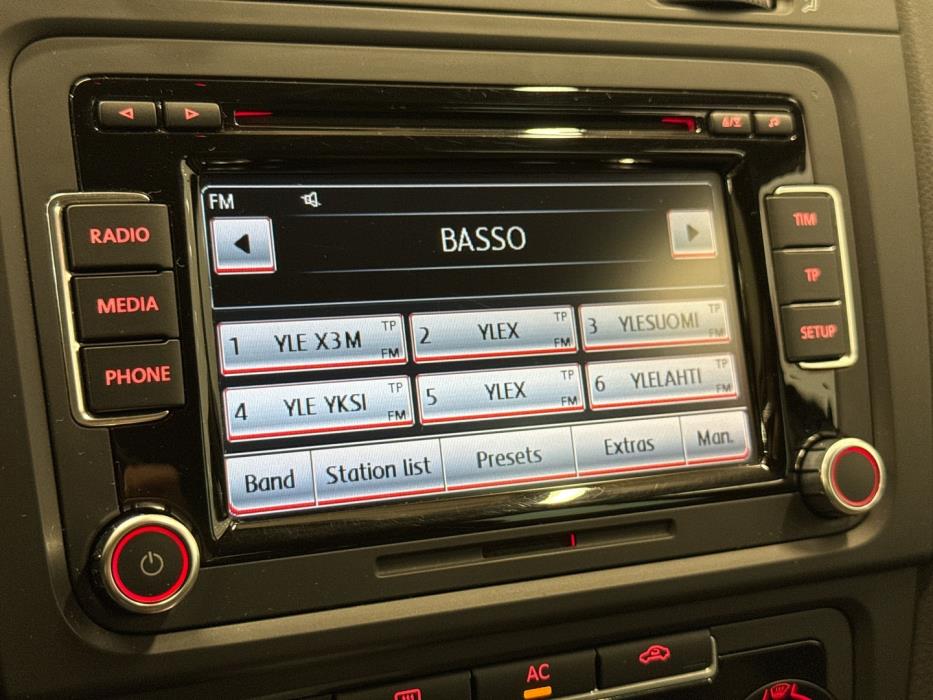 VOLKSWAGEN Golf 2012