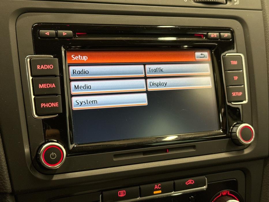 VOLKSWAGEN Golf 2012