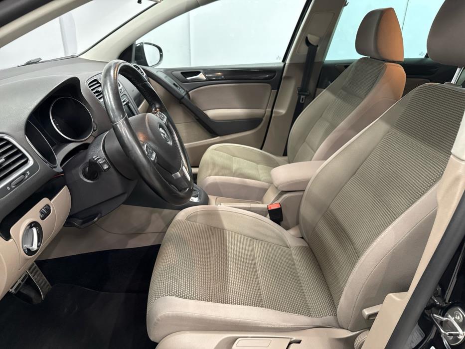 VOLKSWAGEN Golf 2012