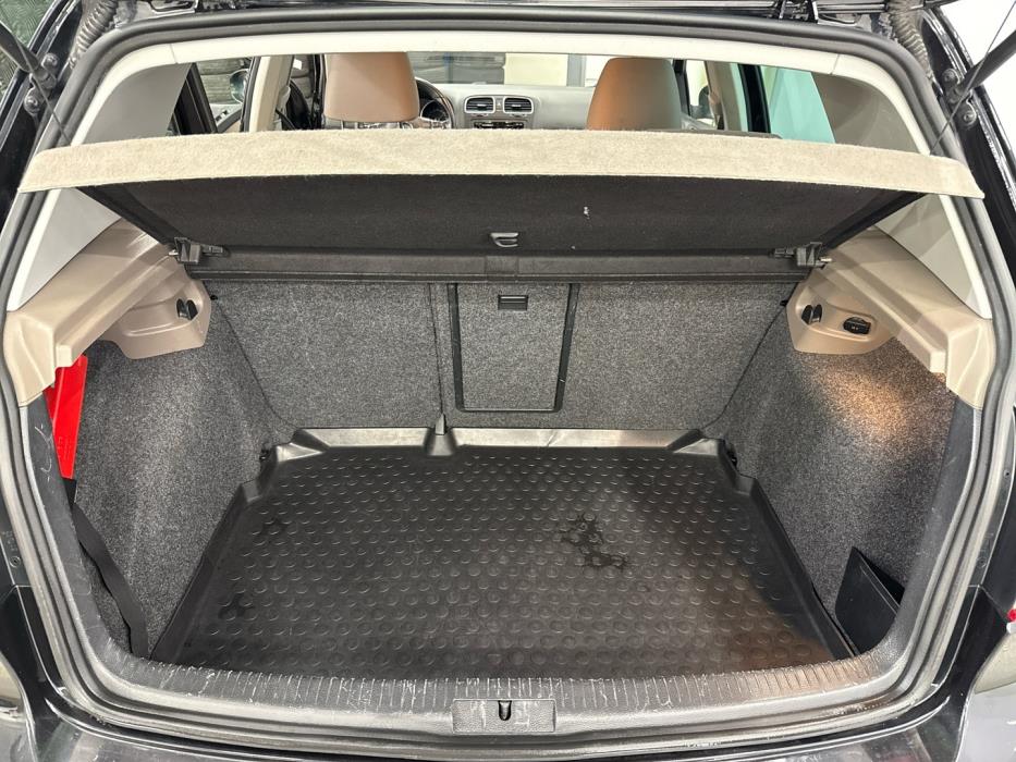 VOLKSWAGEN Golf 2012