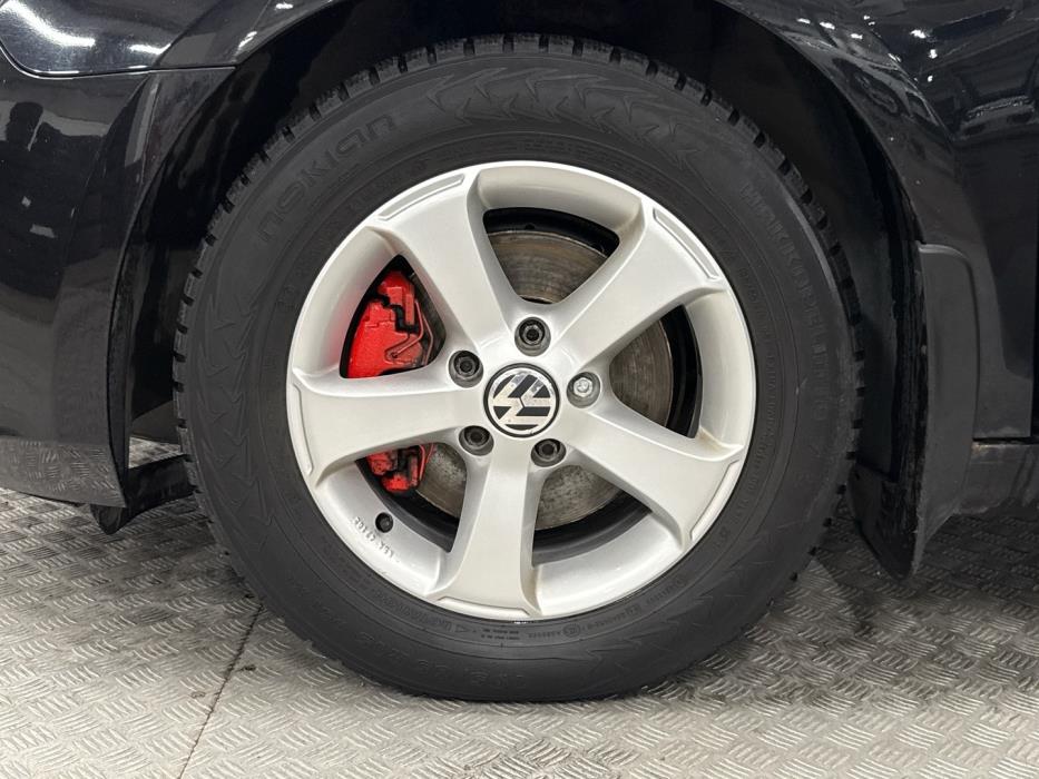 VOLKSWAGEN Golf 2012