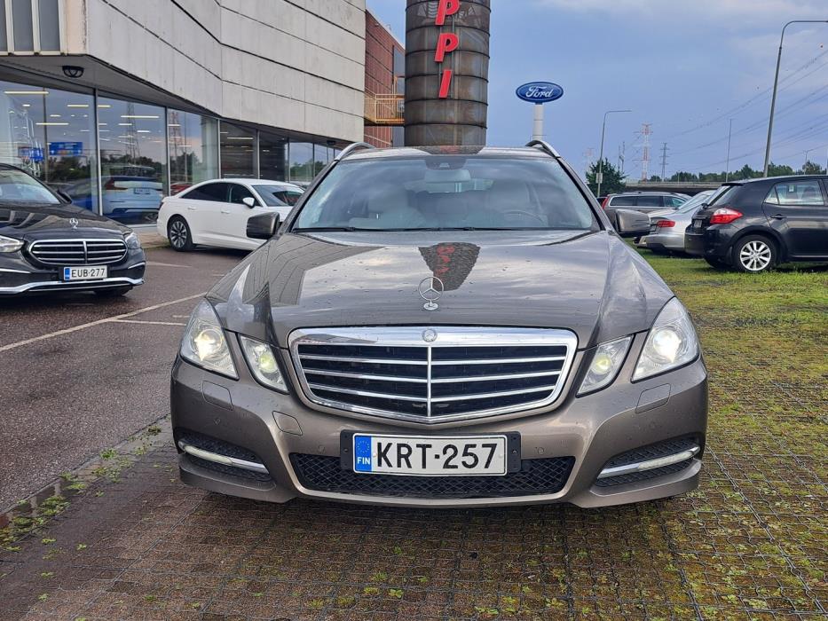 MERCEDES-BENZ E 2012