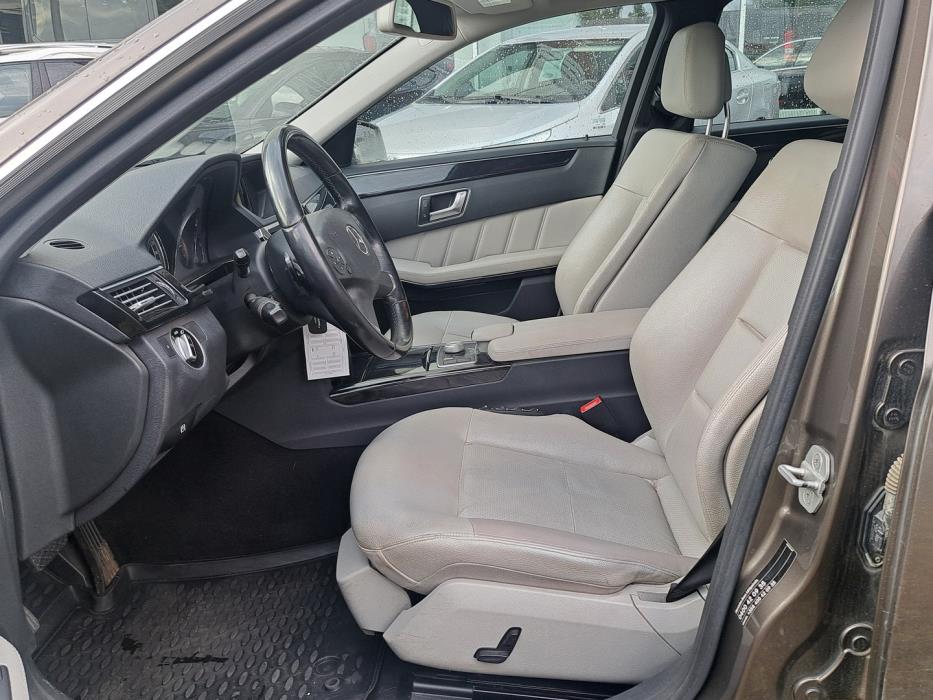 MERCEDES-BENZ E 2012