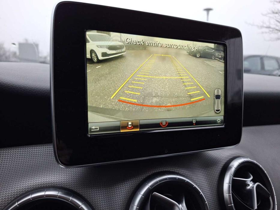 MERCEDES-BENZ CLA 2017