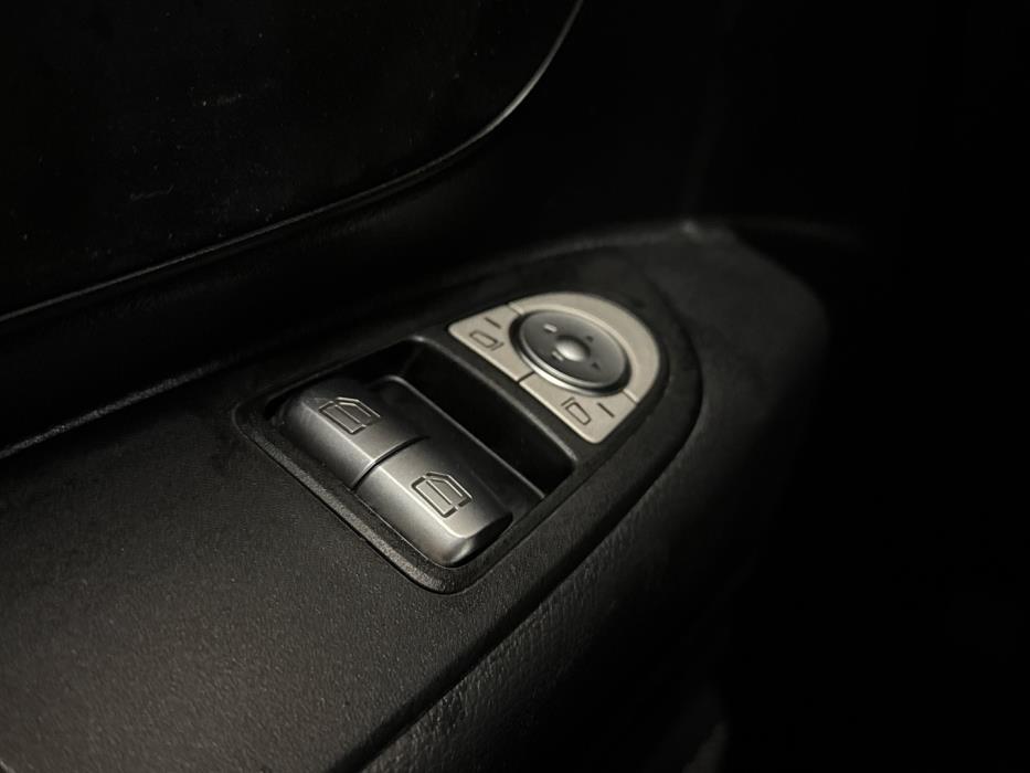 MERCEDES-BENZ VITO 2021