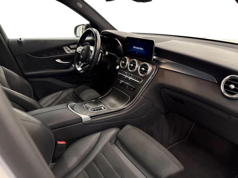 MERCEDES-BENZ GLC 2022