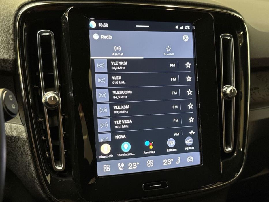VOLVO XC40 2023