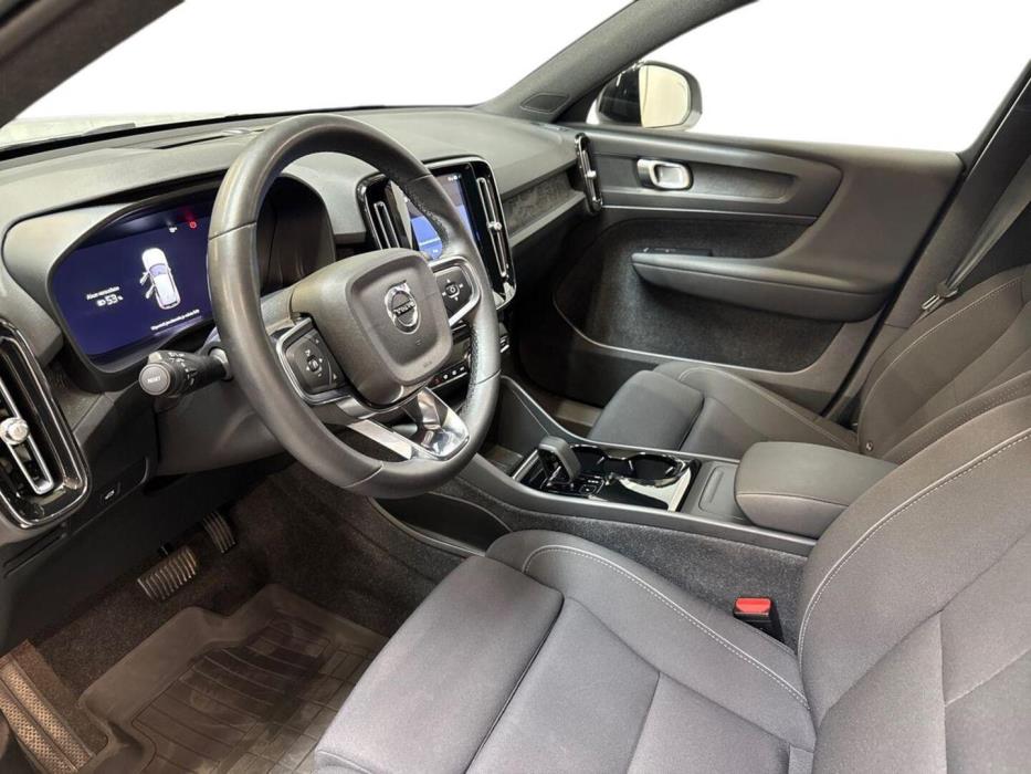 VOLVO XC40 2023