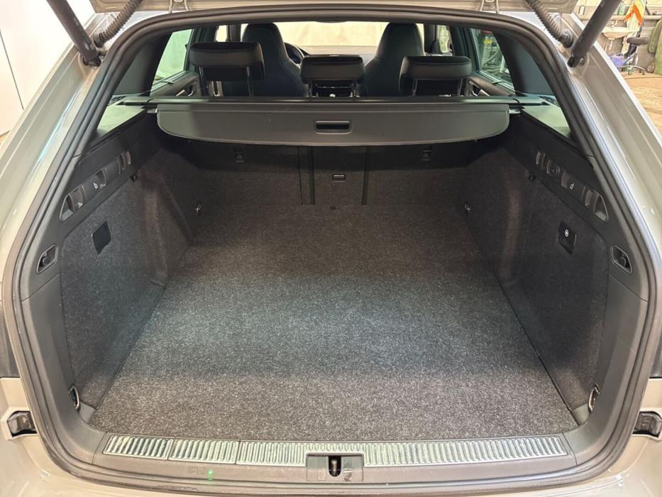 SKODA Superb 2023