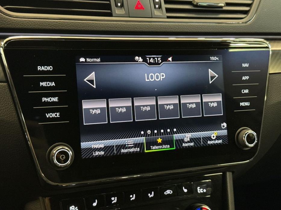 SKODA Superb 2023