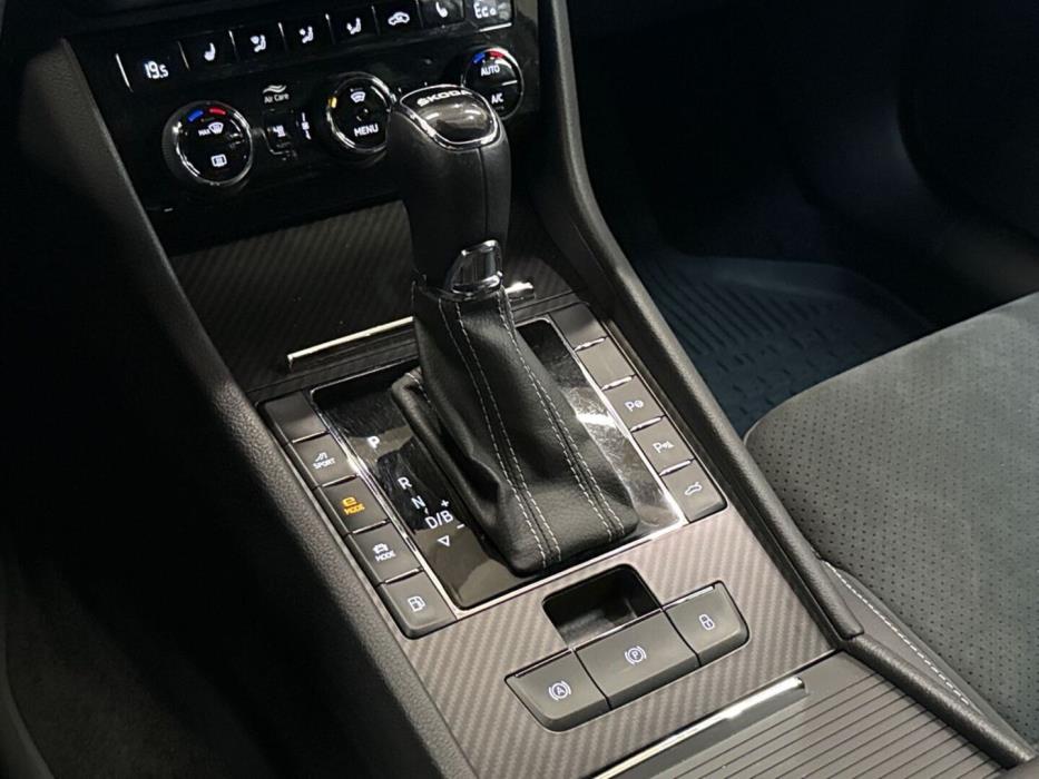 SKODA Superb 2023
