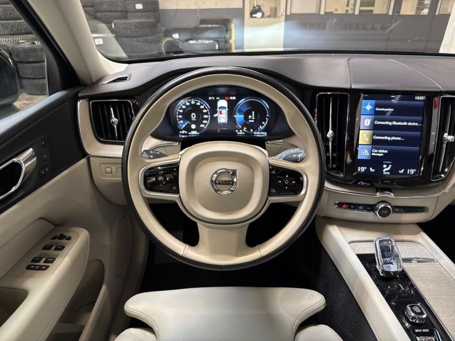 VOLVO XC60 2021
