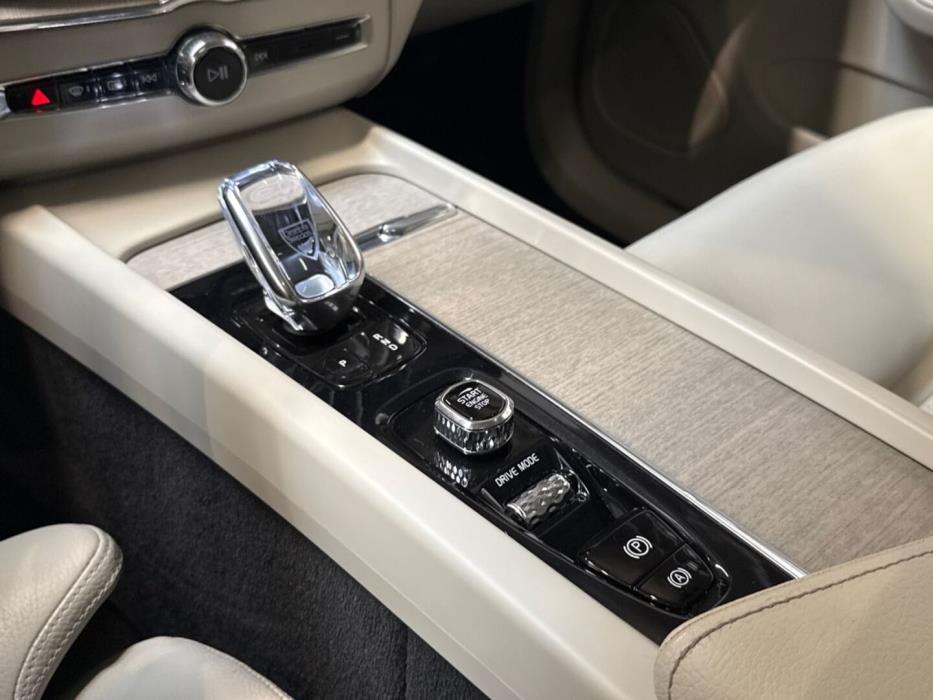 VOLVO XC60 2021