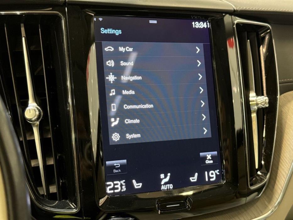VOLVO XC60 2021