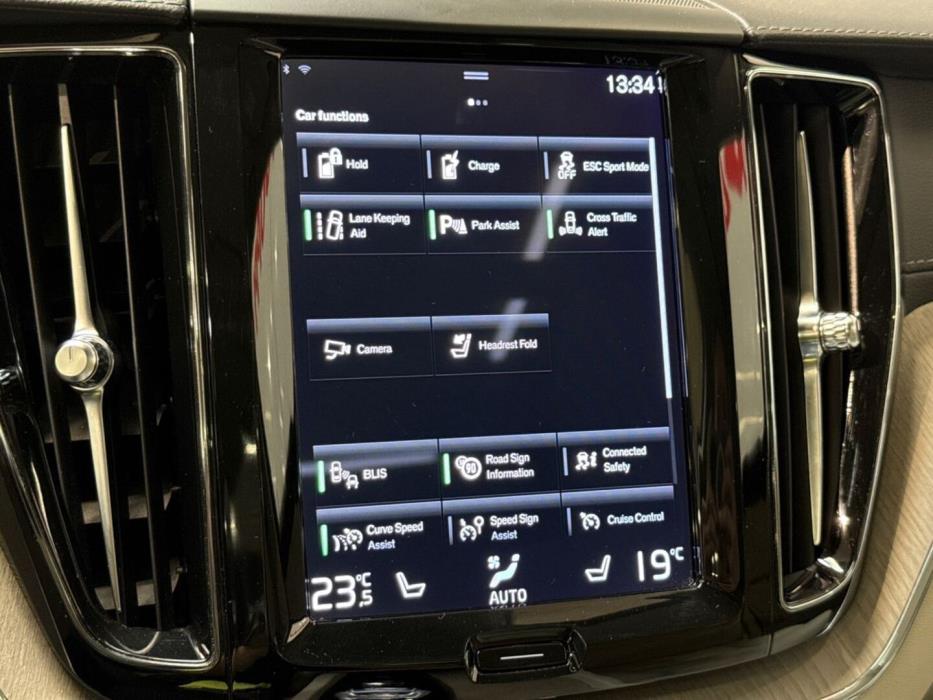 VOLVO XC60 2021